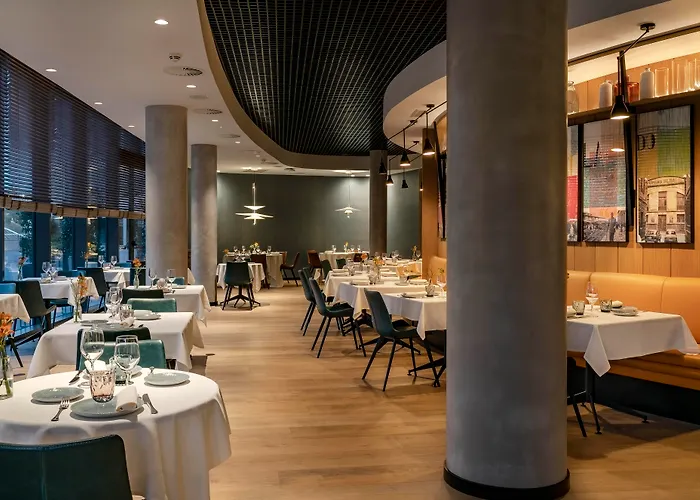 Отель Vincci Consulado De 4*